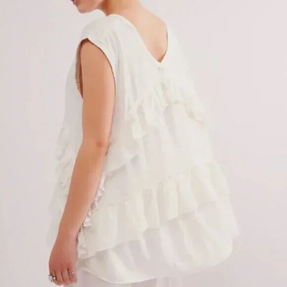 NWOT Free People Claire Tee White Ruffled Sleeveless Top, Sz Med, Boho Layered - Picture 1 of 13